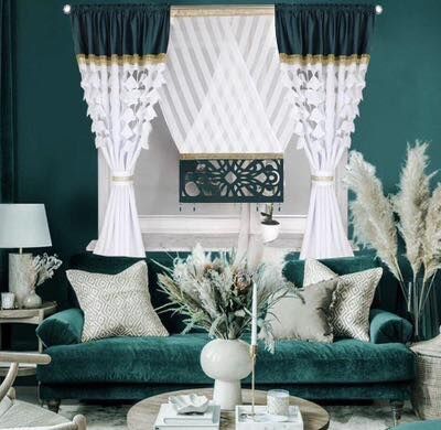 Piękny komplet zasłon z ozdobnymi panelami       Rozmiar:       Zasłona: 145x160cm x 2 sztuki        Rozmiar talerza: 120x130cm x 1 panel