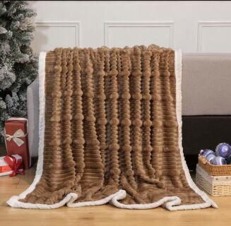 KOCE GRUBY. 300gram    200x220cm        Cena netto 38 zł.  Mix kolor - 6