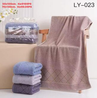 Ręczniki   Rozmiar:      50x100cm.              Paczka:    8–12 szt, mix kolor - 17