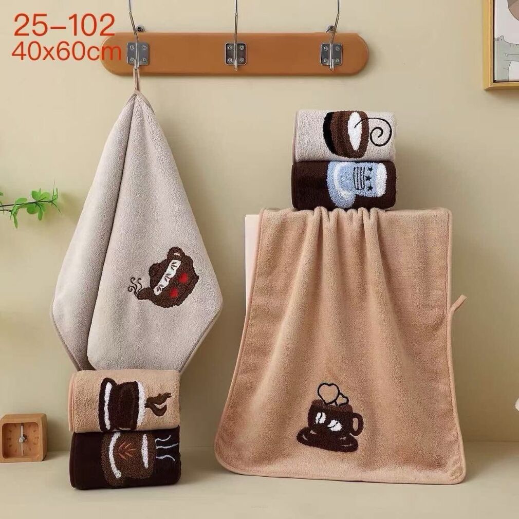 Ścierki mikrofibry  Rozmiar: 40 x 60 cm.  Paczka: 20 szt mix  Cena: 5.5 zł