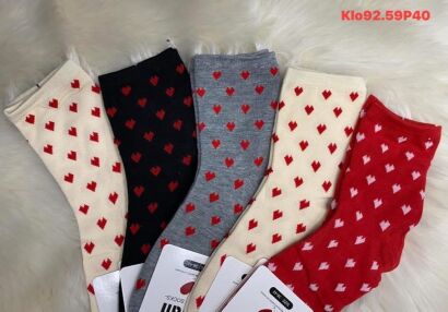 SKARPETY  Paczka: 40 par  Cena netto   2.2 zł 