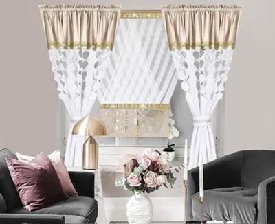 Piękny komplet zasłon z ozdobnymi panelami Rozmiar: + Zasłona:              145x160cm x 2 sztuki + Rozmiar talerza:  120x130cm x 1 panel