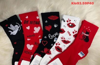 SKARPETY  Paczka: 40 par  Cena netto   3 zł 