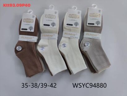 SKARPETY  Paczka: 40 par  Cena netto 2.5 z