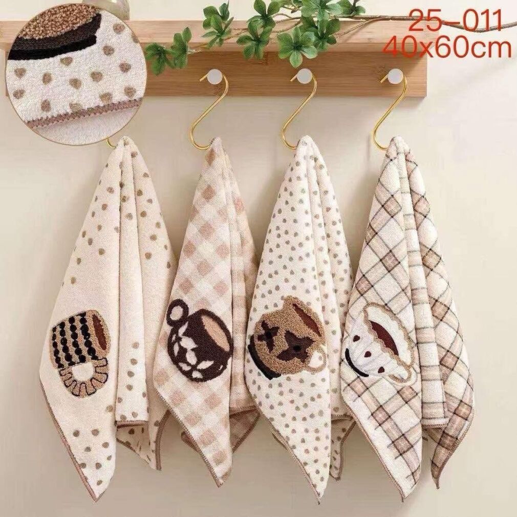 Ścierki mikrofibry  Rozmiar: 40 x 60 cm  Paczka: 20 szt mix  Cena: 5.5 zł