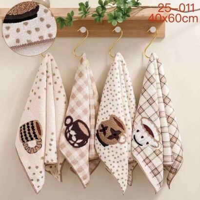 Ścierki mikrofibry  Rozmiar: 40 x 60 cm  Paczka: 20 szt mix  Cena: 5.5 zł