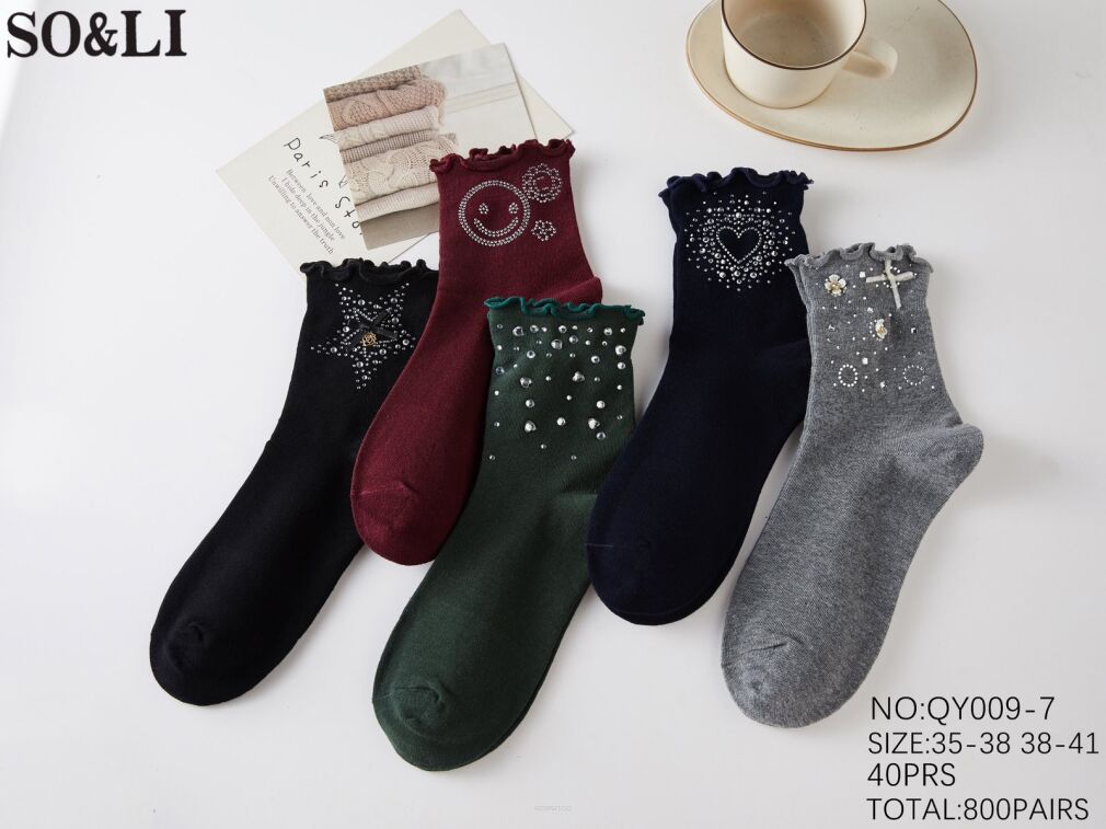 SKARPETY      Paczka:     40 par Cena  netto:   3.7 zł