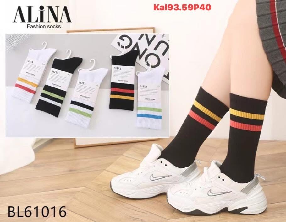 SKARPETY  Paczka: 40 par  Cena netto 3 zł