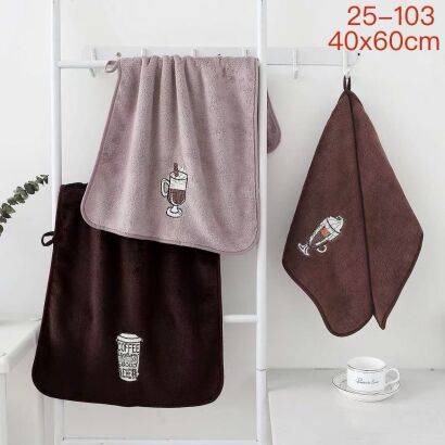 Ścierki mikrofibry  Rozmiar: 40 x 60 cm.  Paczka: 20 szt mix  Cena: 5.5 zł